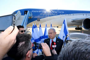  Prime Minister Benjamin Netanyahu boards the Wing of Zion plane to head to Washington DC to meet with US President Donald Trump, February 2, 2025.