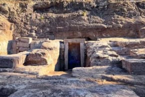 Las dos tumbas datan de la época de la República romana y fueron encontradas cerca de la Via Pietralata, al noreste de la ciudad.