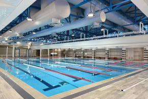 Open pool horizontal.