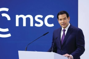 El secretario de Estado estadounidense Marco Rubio habla durante la Conferencia de Seguridad de Múnich (MSC). Durante su discurso, Rubio anunció que el Viejo Orden Mundial había muerto, afirma el autor, y añade que ahora Israel debe encontrar su lugar en lo que vendrá después. 