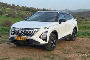 Nice design, noticeable mostly only because we’re already used to seeing the electric and gasoline versions on the roads