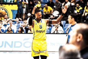 AFTER A lengthy injury absence, Lonnie Walker found his form right away in his return for Maccabi Tel Aviv, scoring 18 points in the yellow-and-blue 111-80 league win over Ironi Ness Ziona.
