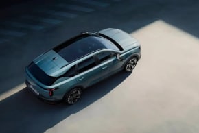 Panoramic roof in Dacia, but only on the higher trim levels.