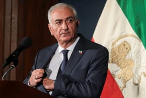 El príncipe heredero iraní Reza Pahlavi tras un discurso en Washington, el 16 de enero de 2026; ilustrativo.