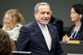 El ministro de Asuntos Exteriores de Irán, Abbas Araghchi, el día en que interviene en una sesión especial de la Conferencia de Desarme de las Naciones Unidas, al margen de las conversaciones entre Estados Unidos e Irán en Ginebra, Suiza, el 17 de febrero de 2026.
