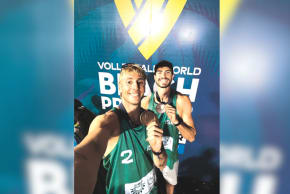 EYON ELAZAR(right) and Kevin Cuzmiciov (left) celebrated an historic bronze medal at the Beach Pro Tour Challenge in Bhubaneswar, India, the latest milestone in their climb toward the sport’s world elite.