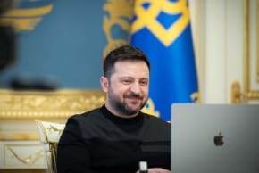 El presidente ucraniano Zelensky se reúne con Amichai Stein, de The Jerusalem Post, el 16 de marzo de 2026.