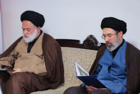 Mojtaba Jamenei, el segundo hijo del líder supremo de Irán, el ayatolá Alí Jamenei, visita la sede de Hezbolá en Teherán, Irán, el 1 de octubre de 2024.