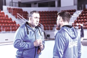ISRAEL HANDBALL coach David Pisonero (left) confers with his assistant coach Chen Pomeranz (right) as the blue-and-white prepares for a pivotal two-leg World Cup qualifying clash against Georgia in Tbilisi. 