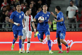 OMRI GANDELMAN (with ball) celebrates after scoring the equalizing goal in Israel’s 2-2 friendly draw with Georgia in Tbilisi over the weekend.