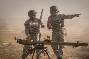 Esta imagen muestra uno de los ejercicios militares de Irán de los últimos años cerca del estrecho de Ormuz. 