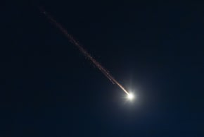 Ballistic missiles launched from Iran, as seen over Jerusalem, during the war with Iran and ongoing missile fire toward Israel, April 7, 2026.