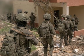 Soldados de las Fuerzas de Defensa de Israel (FDI) en el sur del Líbano, 10 de abril de 2026.