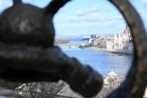 THE HUNGARIAN par­lia­ment build­ing as seen across the Danube from Bud­apest Castle.
