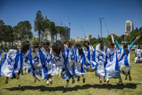 People celebrate Israel's 78th Independence Day in Jerusalem's Sacher Park, April 22, 2026.
