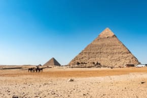 Noticia: Un antropólogo británico afirma haber descubierto la tumba de Jesucristo y el Arca de la Alianza bajo la Gran Pirámide de Giza.