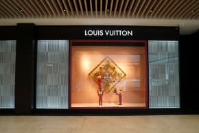 New stores at Ofer Ramat Aviv mall.