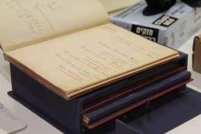 A page in Calel Perechodnik’s original diary, which is now stored in Yad Vashem’s archives in Jerusalem. 