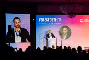 CAM CEO Sacha Roytman addressing the “Voices for Truth” social media influencers summit, organized by the Combat Antisemitism Movement (CAM), in Miami, Florida. 