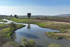 Rehabilitating water channels and transforming them into attractive spaces for hiking and camping. The Eastern Jordan Canal.