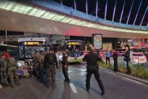 Dozens of protesters seen demonstrating at the entrance to Jerusalem on August 31, 2026 over the decision to send Givati soldiers to prison.