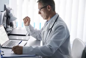 Is artificial intelligence about to replace doctors?