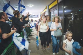 FLYDUBAI FLIGHT FZ1073 passengers arrive at Ben-Gurion Airport after the terror attack was thwarted, Sept. 30. 
