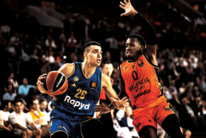 MACCABI TEL AVIV’S Yam Madar (left) drives on Valencia’s TJ Shorts during the yellow-and-blue’s 91-88 Euroleague win.