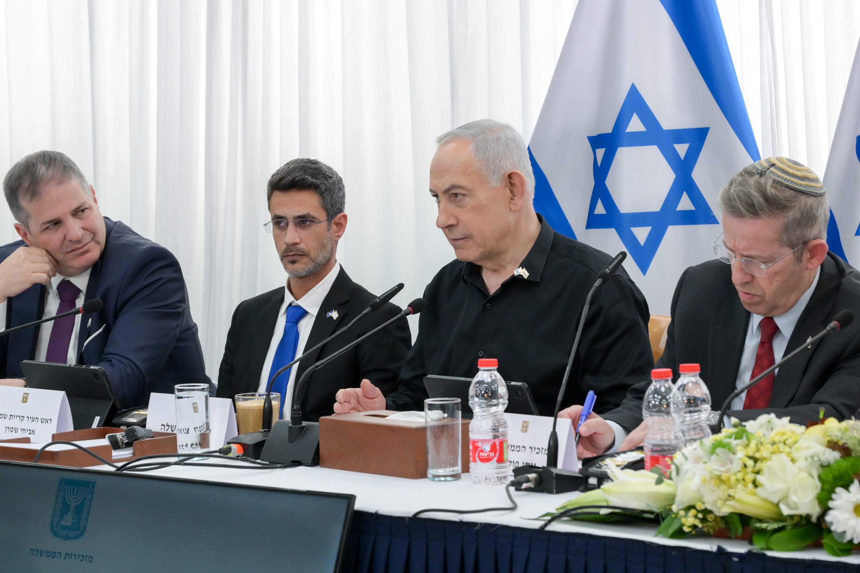 Prime Minister Benjamin Netanyahu at a government meeting in Kiryat Shmona. (photo credit: MAAYAN TOAF/GPO)