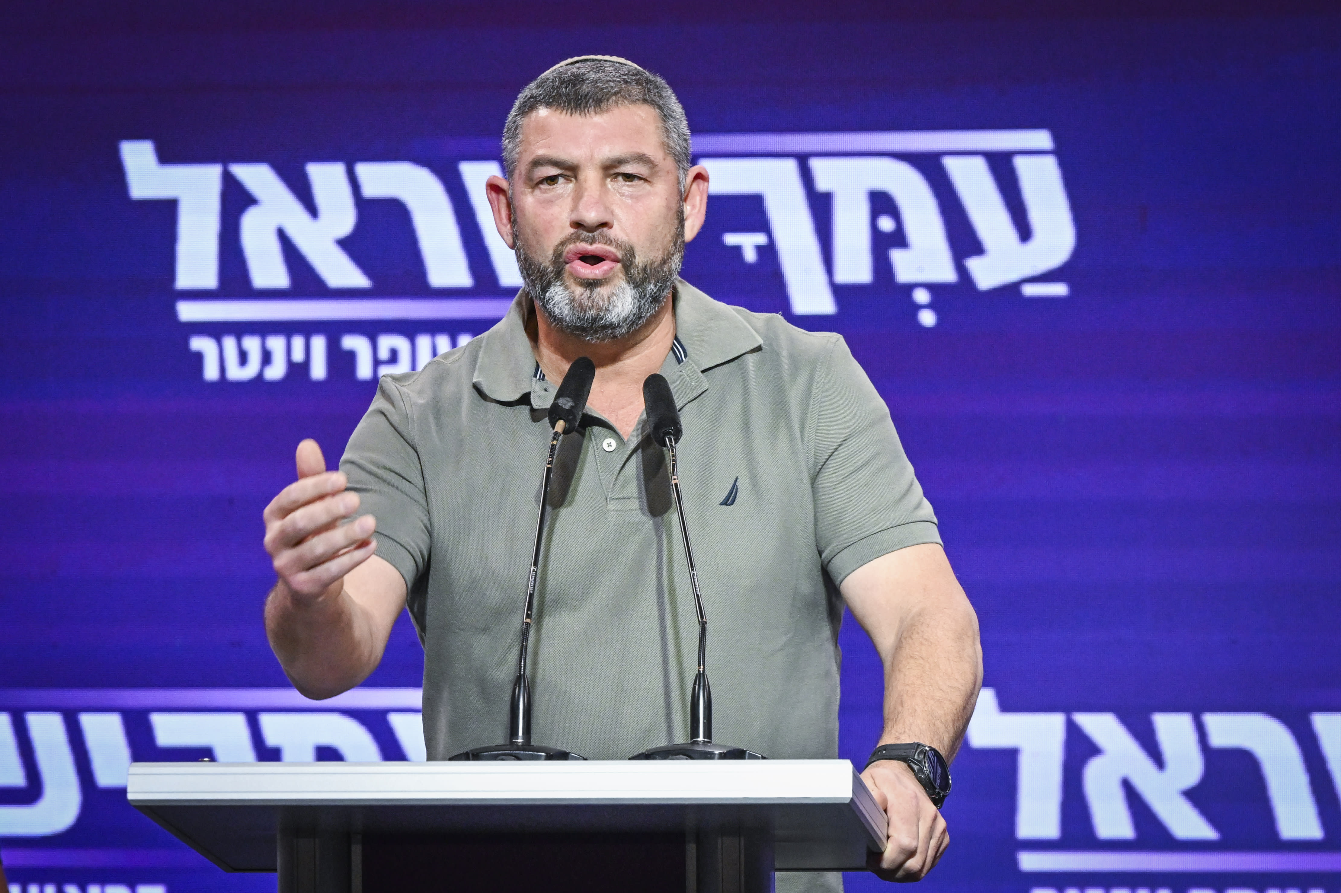 Winter dénonce les « laides » tactiques de campagne après que Netanyahu et Smotrich ont rencontré le rabbin de Winter