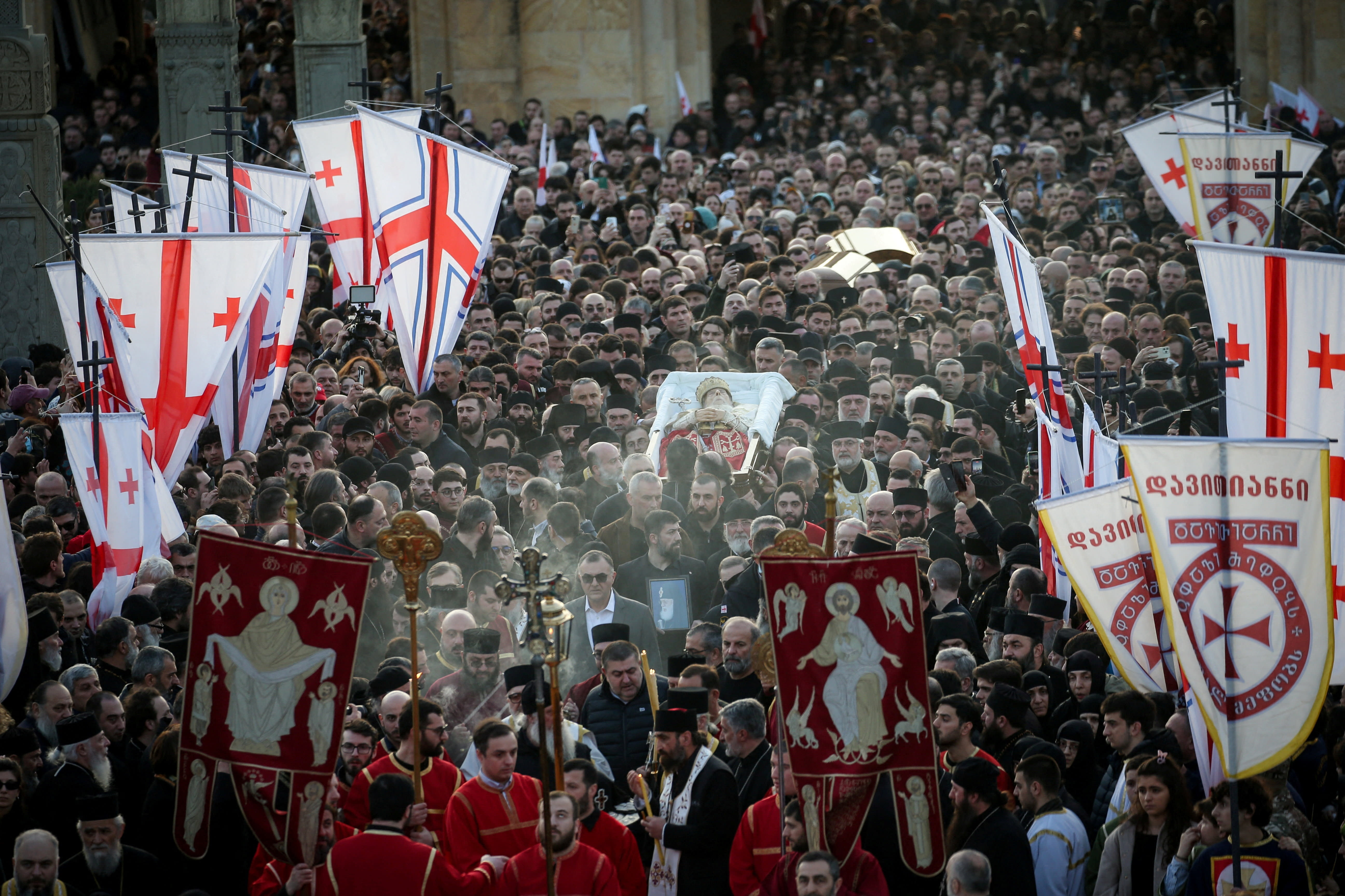 People pay their last respects to Georgia