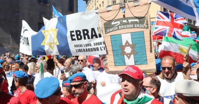 The Jewish Brigade and members of the Milan Jewish community during a parade celebrating Italy