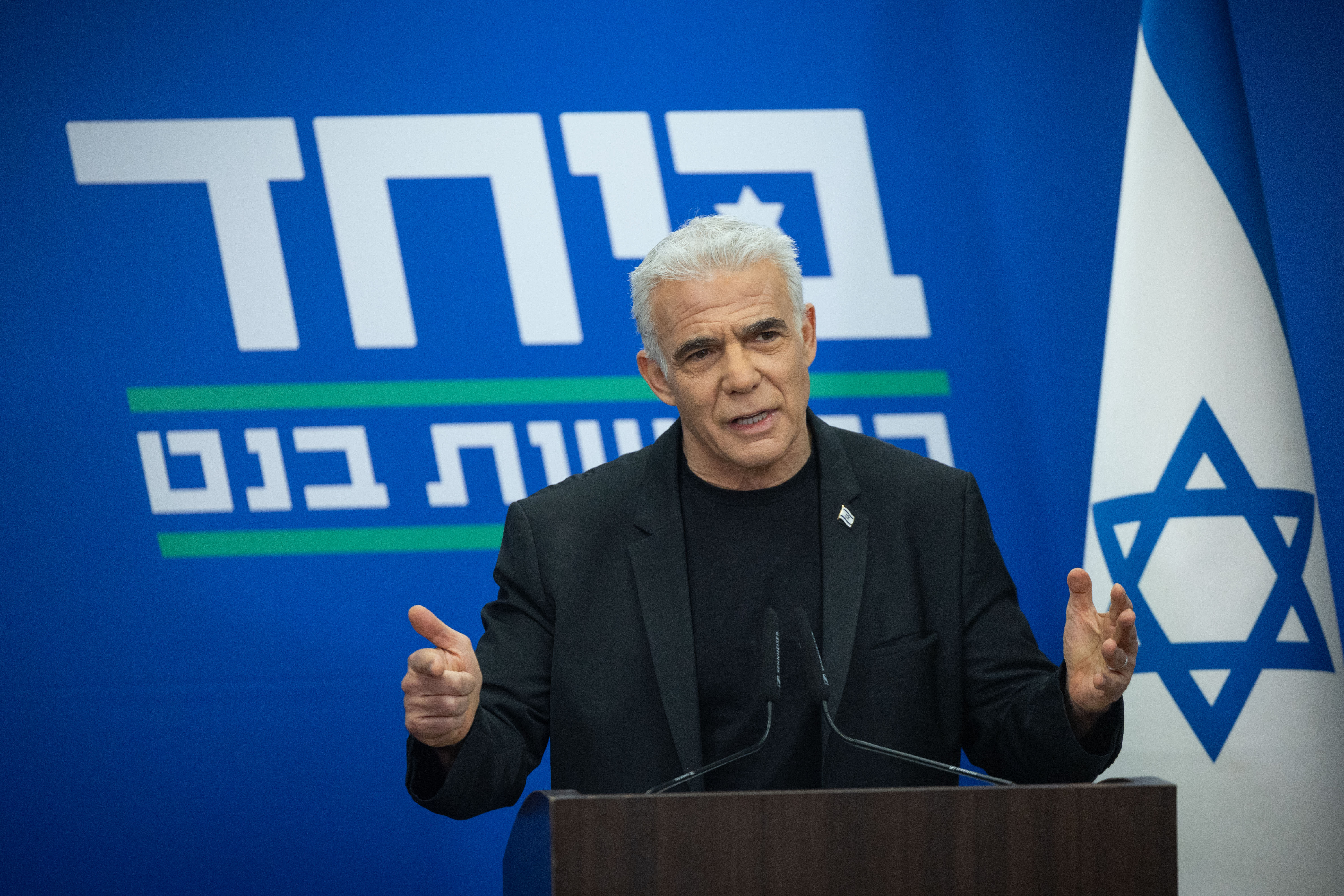 Lapid urges Eisenkot to join his alliance with Bennett to win upcoming...