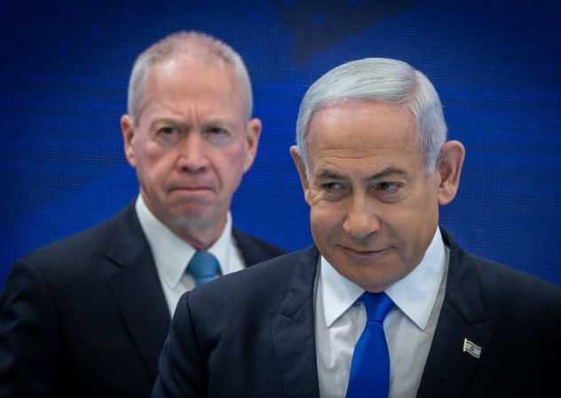  Prime Minister Benjamin Netanyahu and Defense Minister Yoav Gallant attend an event for outstanding soldiers as part of Israel's 75th Independence Day celebrations, at the President's residence in Jerusalem on April 26, 2023