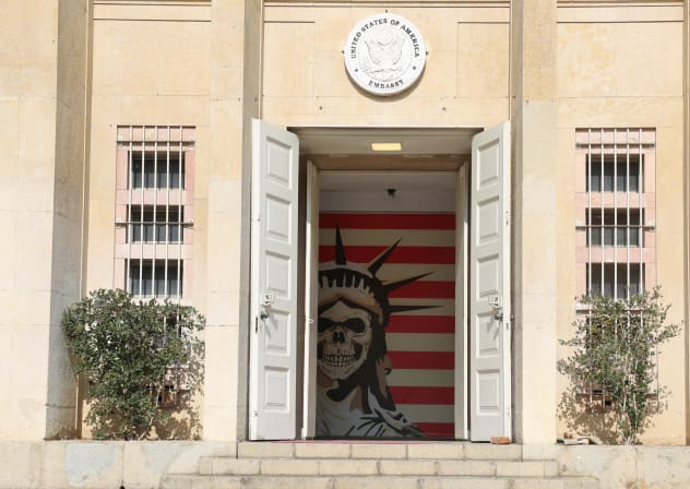 An anti-US banner at the entrance of the abandoned Tehran embassy, February 5, 2026.