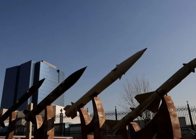 Misiles iraníes expuestos en un parque de Teherán, Irán, el 31 de enero de 2026. 