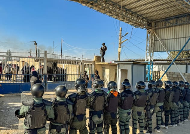  Syrian security forces take control of Al-Hol camp in the desert region of Hasakeh Province, Syria, on January 21, 2026