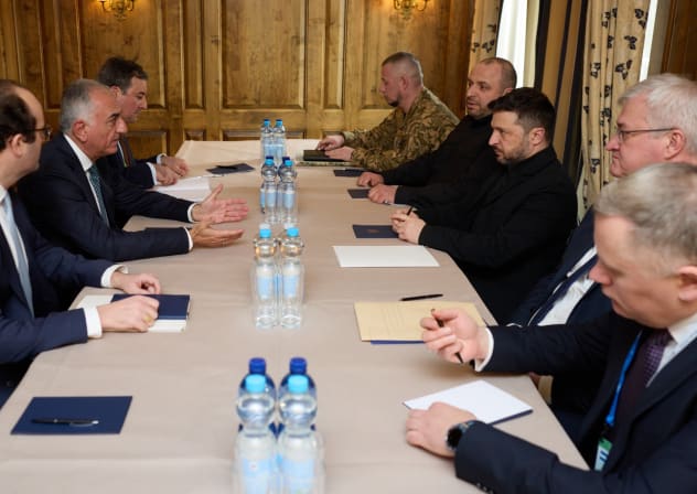 Ukraine President Volodymyr Zelensky with Iranian Crown Prince Reza Pahlavi.