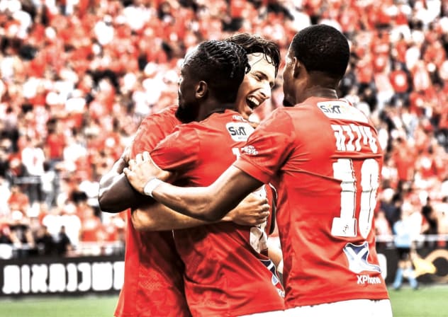 HAPOEL TEL AVIV players are all smiles during their 3-1 victory over Hapoel Jerusalem at Teddy Stadium. 