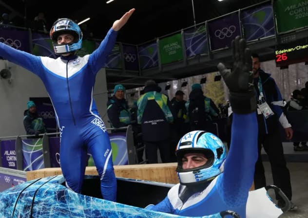 AJ EDELMAN reacciona tras su segunda manga en la prueba de bobsleigh a dos en los Juegos Olímpicos de Invierno de Milán-Cortina 2026.