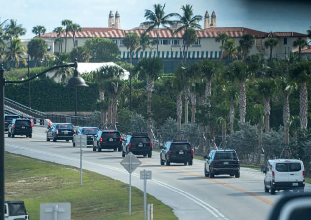 US President Donald Trump’s motorcade drives near the Mar-a-Lago resort in Palm Beach, Florida, US, January 10, 2026. 