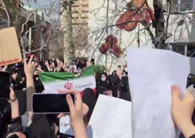 Clashes have escalated in Iranian universities following attacks on students by Basij forces; on Monday, students set fire to Islamic Republic flags on campuses.