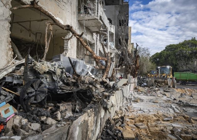 The scene where a ballistic missile fired from Iran hit Tel Aviv overnight, causing heavy damage, March 1, 2026.