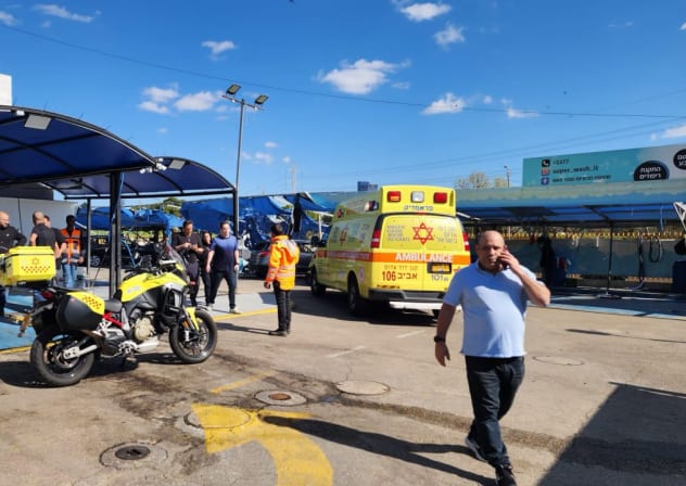MAGEN DAVID ADOM units preparing to aid those injured after Iranian missile fragments fell over central Israel, March 8, 2026.