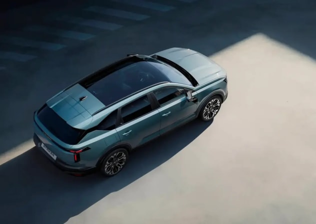Panoramic roof in Dacia, but only on the higher trim levels.