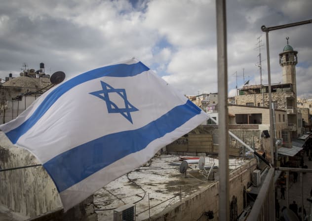 A general view of Hagai (El Wad) Street in the Muslim Quarter, as seen from the roof top of Ateret Cohanim yeshiva in Jerusalem Old City, December 29, 2016.