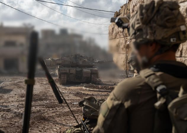 An IDF soldier and tank operate in southern Lebanon on March 21, 2026.