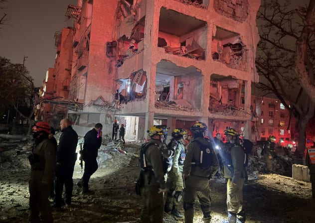 The aftermath of an Iranian missile hit on an Arad apartment building, March 21, 2026.