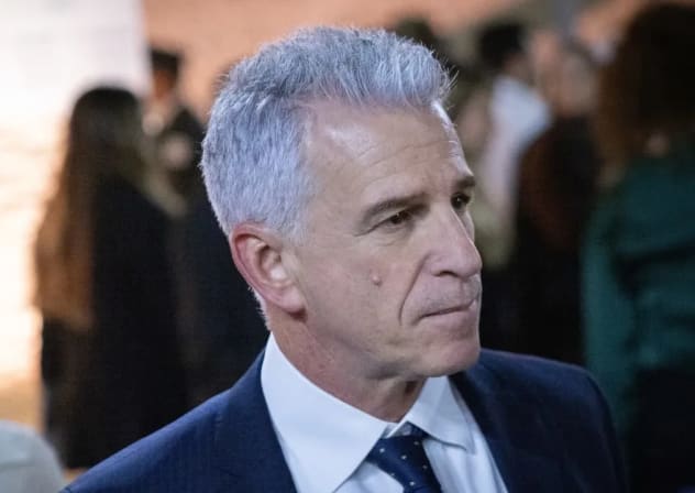 El director del Mossad, David Barnea, asiste a una ceremonia celebrada en el Museo Memorial del Holocausto Yad Vashem, en Jerusalén, con motivo de la celebración anual del Día del Recuerdo del Holocausto en Israel. 23 de abril de 2025. 