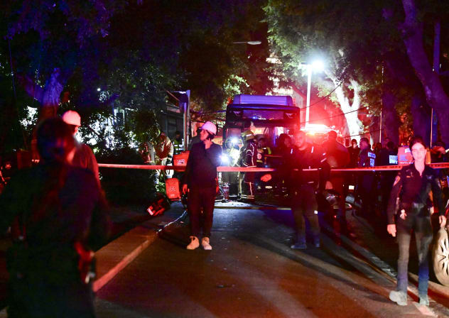 Security and rescue forces at the scene of a bus accident in central Tel Aviv, May 18, 2026.